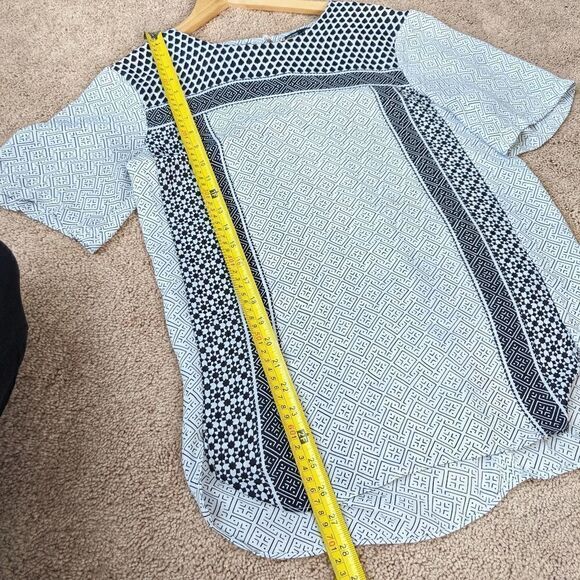 Black and White Boutique Tunic - Picture 6 of 7